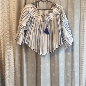 Off shoulder beach shirt